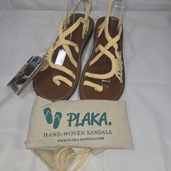 PLAKA - Picture 2 of 6